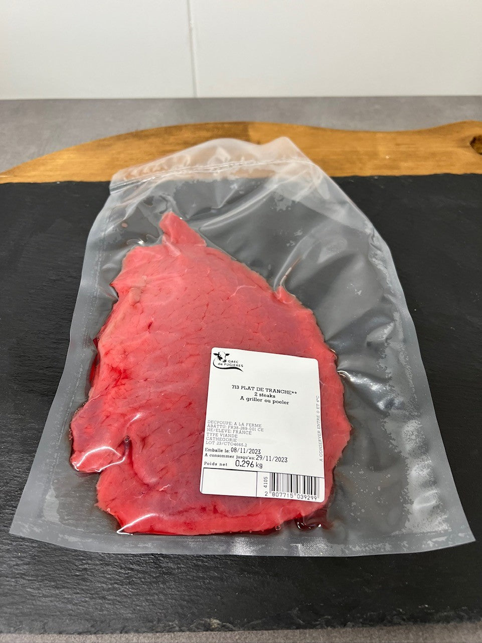 steaks plat de tranche de boeuf emballe sous vide